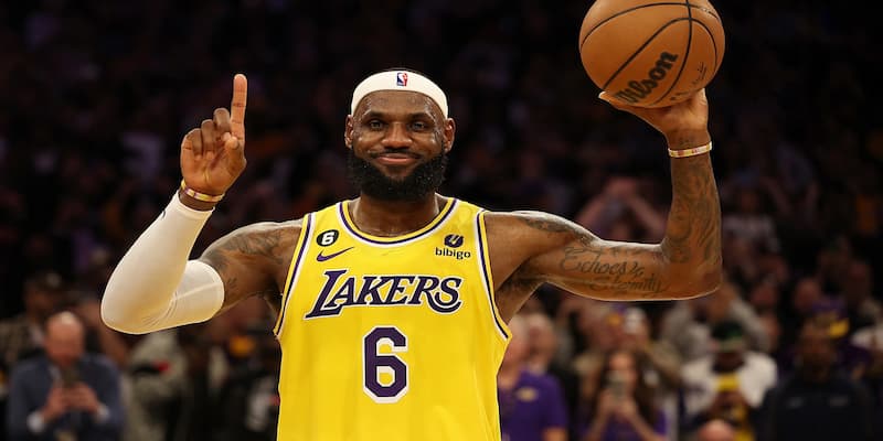 LeBron James: Hành Trình Vĩ Đại của Một Huyền Thoại Bóng Rổ